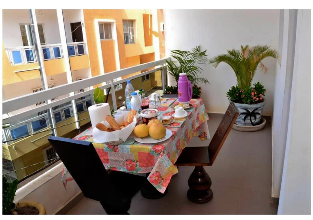 Chez Ouly Apartment Dakar Exterior photo