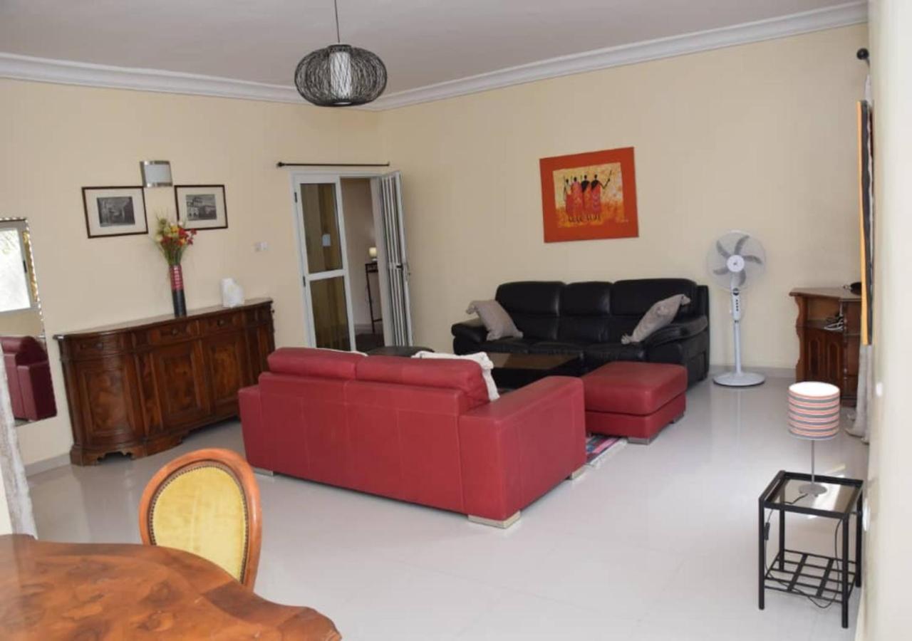 Chez Ouly Apartment Dakar Exterior photo