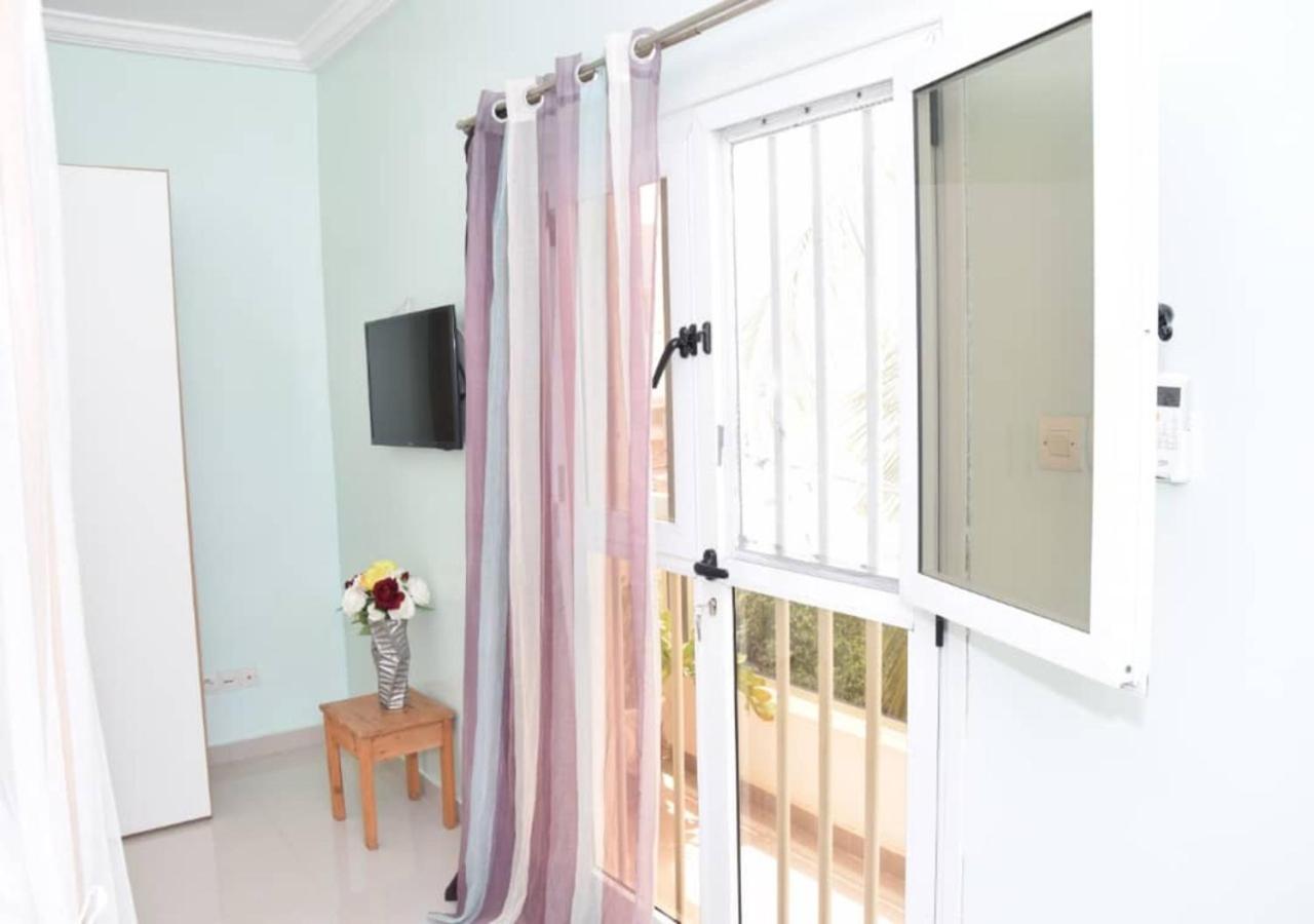 Chez Ouly Apartment Dakar Exterior photo