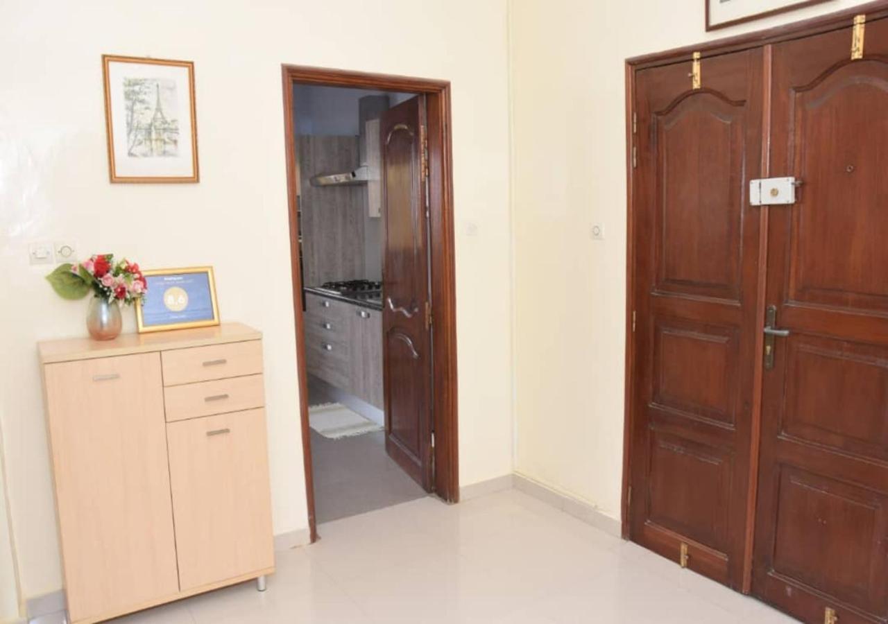 Chez Ouly Apartment Dakar Exterior photo
