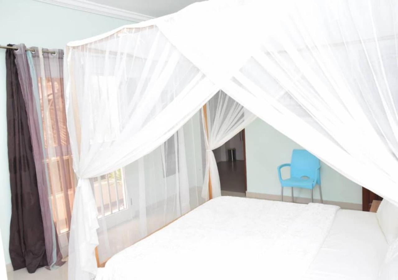 Chez Ouly Apartment Dakar Exterior photo