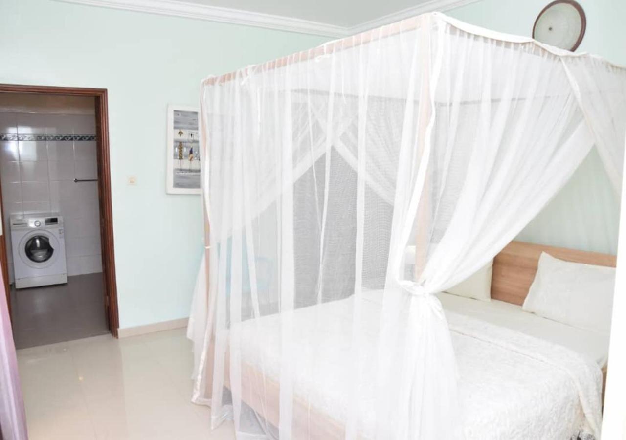 Chez Ouly Apartment Dakar Exterior photo