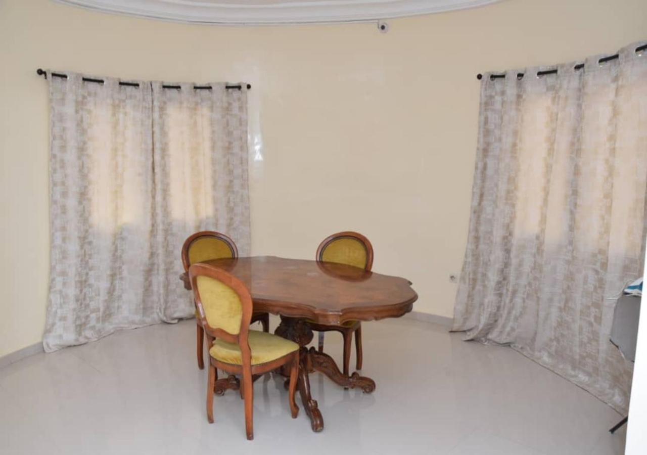 Chez Ouly Apartment Dakar Exterior photo