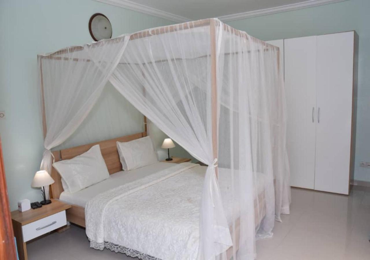 Chez Ouly Apartment Dakar Exterior photo