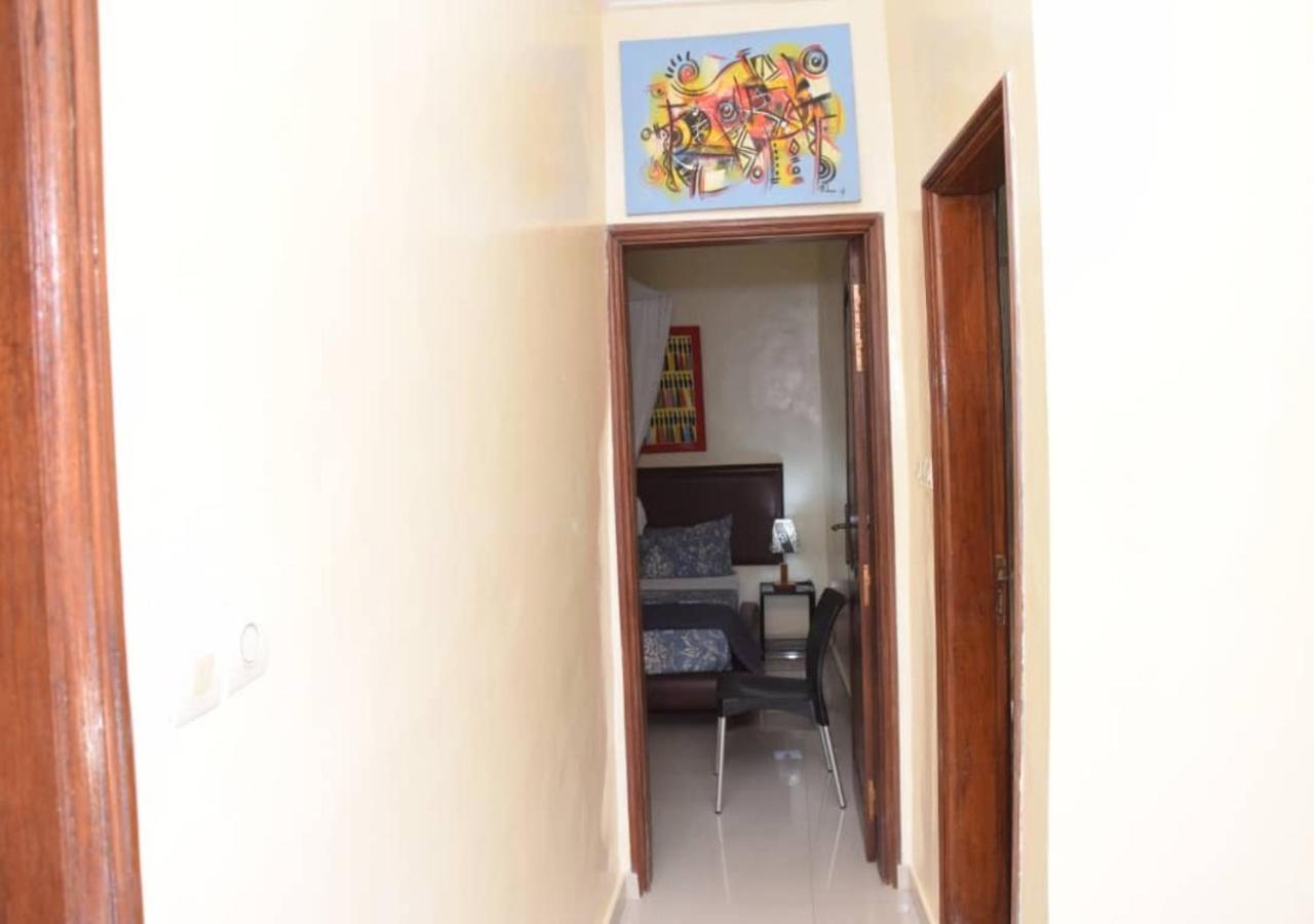 Chez Ouly Apartment Dakar Exterior photo