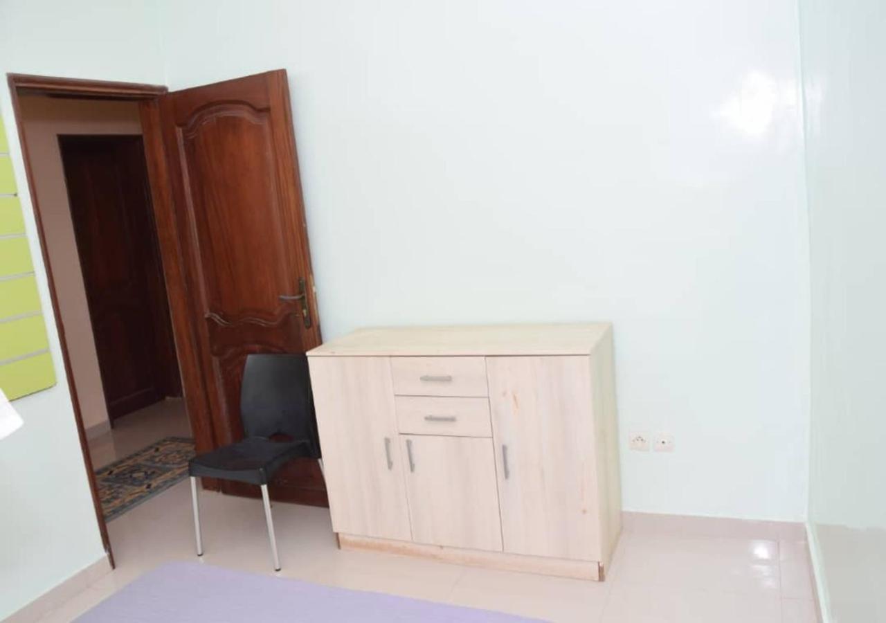 Chez Ouly Apartment Dakar Exterior photo